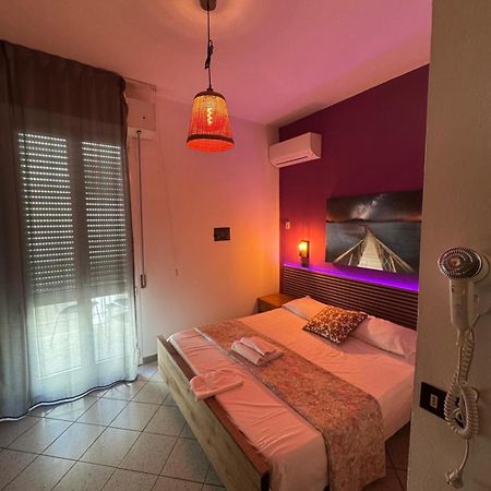 Hotel New Liston Rimini Bagian luar foto