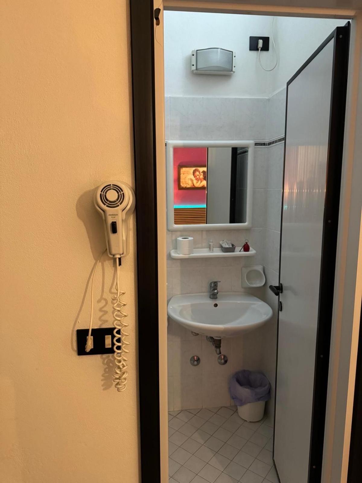 Hotel New Liston Rimini Bagian luar foto