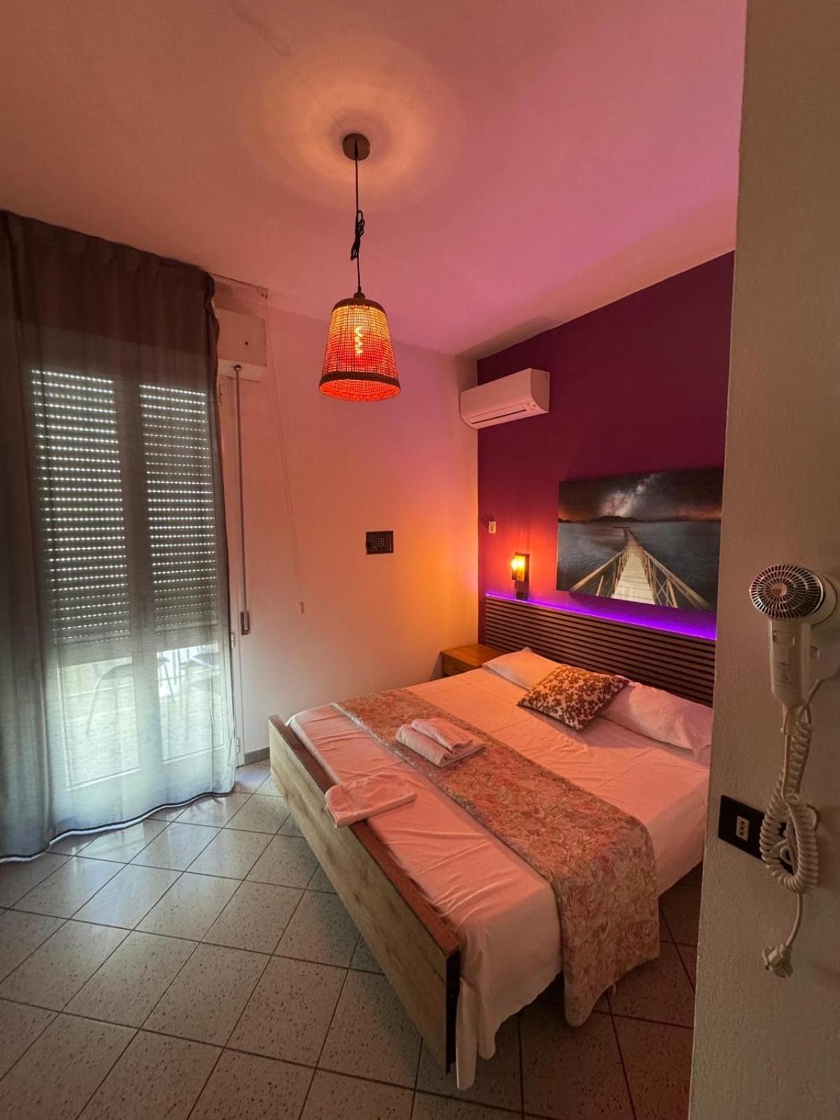 Hotel New Liston Rimini Bagian luar foto